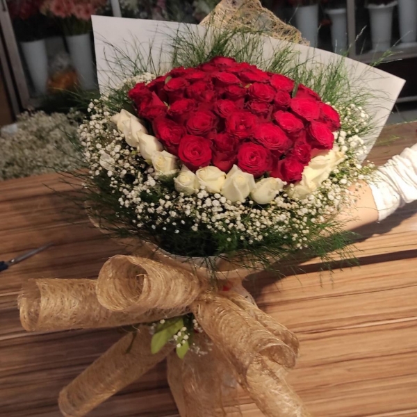 Kırmızı Beyaz Gül Buket